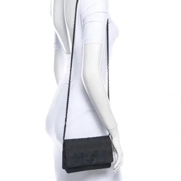 CHANEL CROSSBODY WOC - Picture 2 of 16